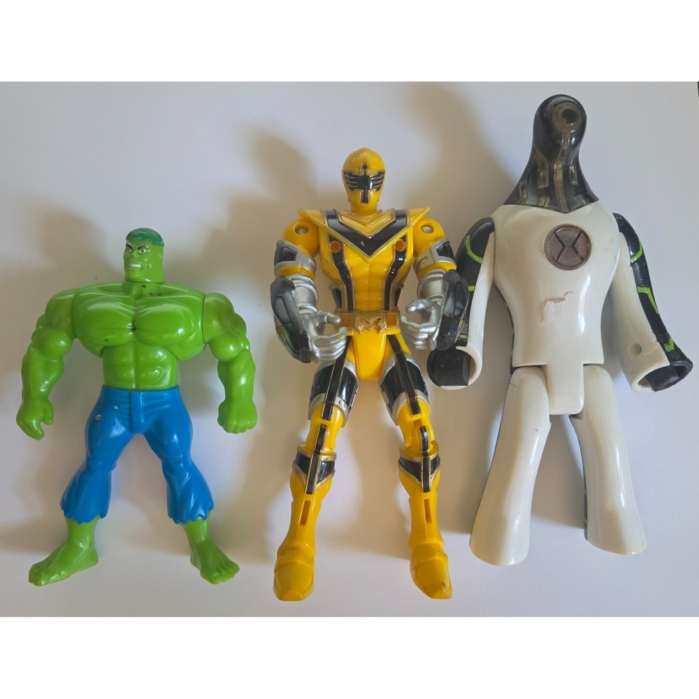 Bandai Action Figures-Ultra T Metamorfigure + Power Rangers Mystic Force + Hulk